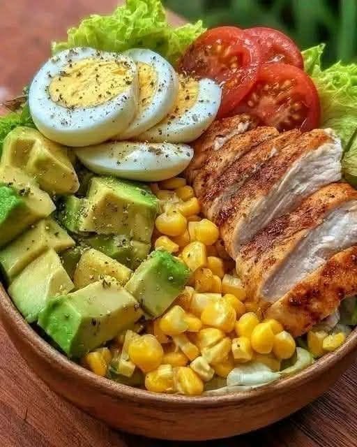 Healthy Chicken Avocado Salad Bowl Recipe
